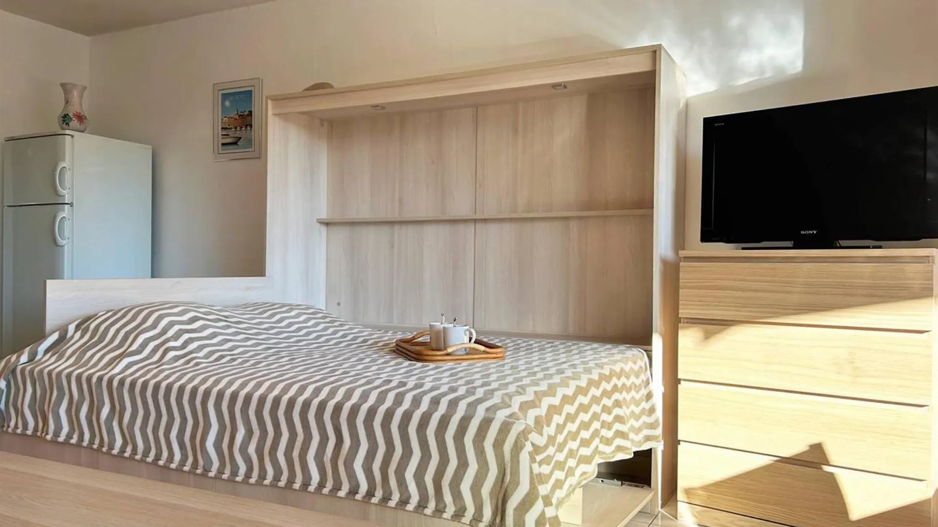 Studio Climatise Avec Terrasse Et Parking Au Centre Du Lavandou - Fr-1-251-202 勒拉旺杜