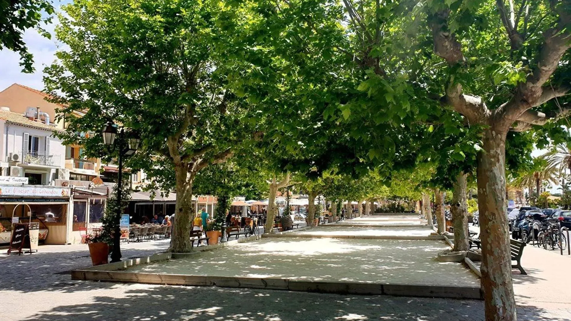Studio Climatise Avec Terrasse Et Parking Au Centre Du Lavandou - Fr-1-251-202 勒拉旺杜
